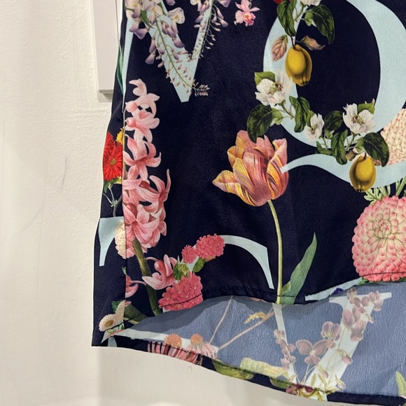 Baker by Ted Baker Short Sleeve Blouse Floral Navy Blue Back Zipper size 12 - Picture 4 of 11